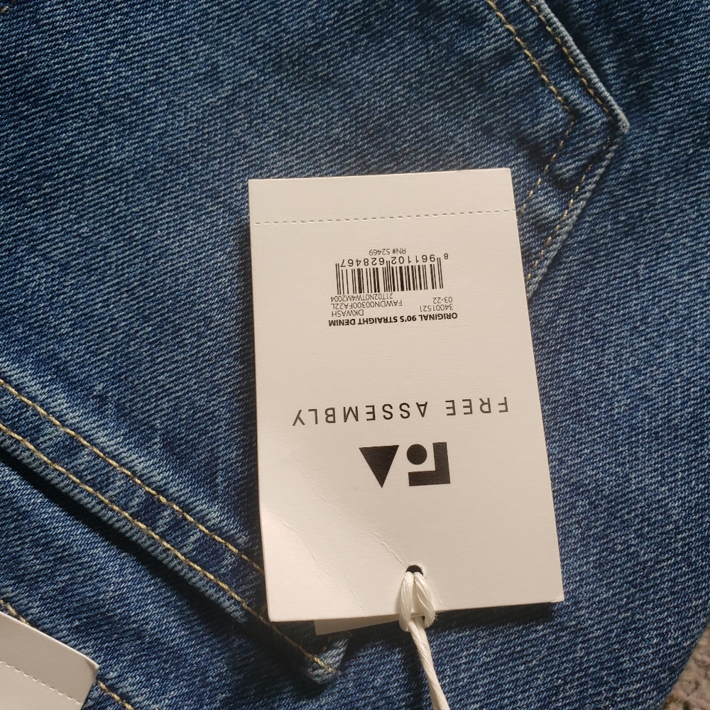 NWT Free Assembly The Origional 90's Straight Jean - Picture 7 of 8